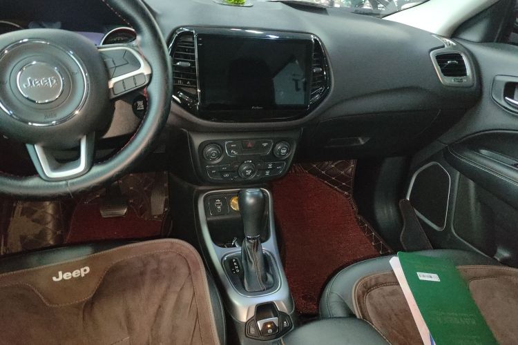 Jeep 指南者 2017款 200T 自动家享版中控内饰16