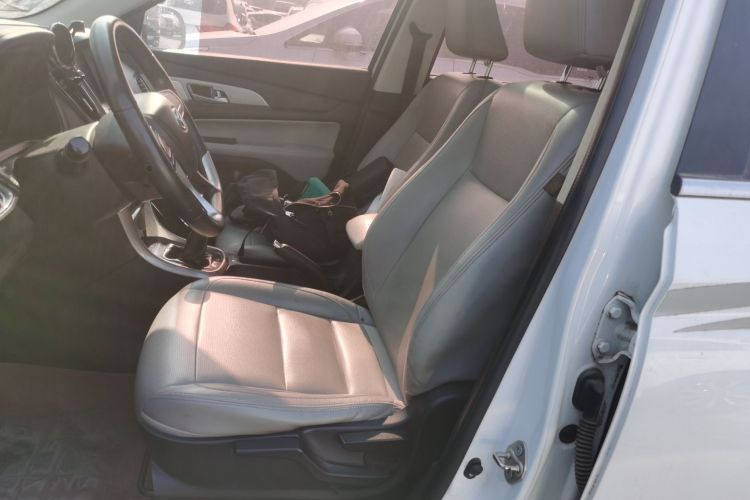 北汽幻速S5 2017款 1.3T 手动尊贵型中控内饰19