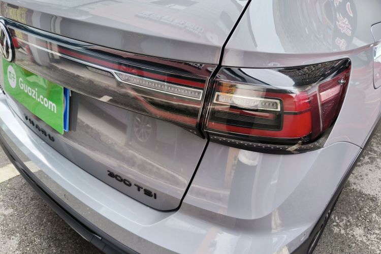 大众 途岳 2024款 300TSI 两驱月尊版车身外观9