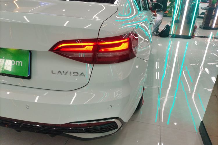 大众 朗逸 2024款 1.5L 自动星空五百万版车身外观9