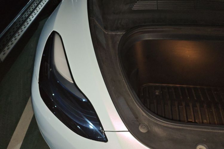 特斯拉 Model Y 2021款 标准续航后驱版局部细节9006