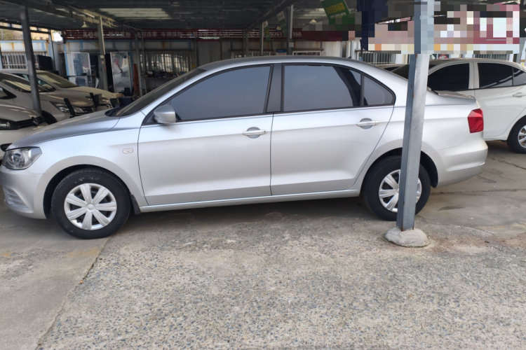 大众 捷达 2015款 1.4L 手动时尚型车身外观4