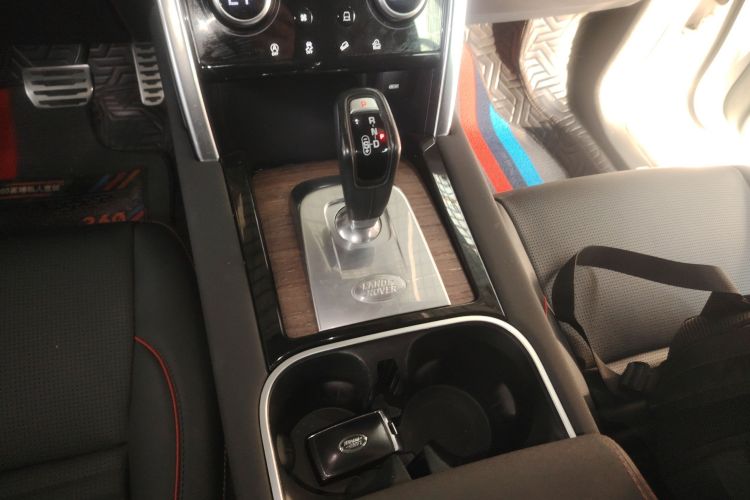 路虎 发现运动版 2020款 249PS R-Dynamic 性能版中控内饰18