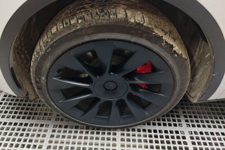 特斯拉 Model Y 2022款 改款 后轮驱动版车身外观6007