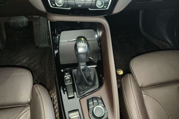 宝马X1 2018款 sDrive18Li 尊享型中控内饰18