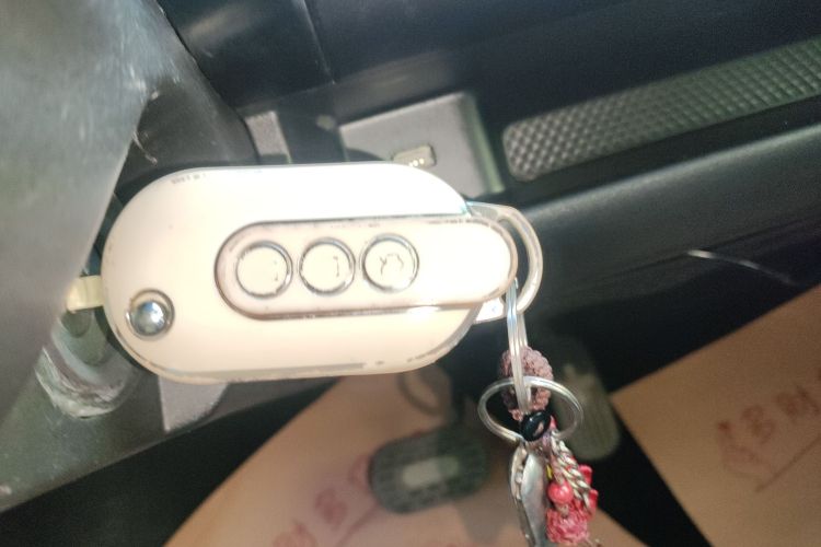 五菱汽车 宏光MINIEV 2022款 GAMEBOY 200km 玩咖款 磷酸铁锂中控内饰7001