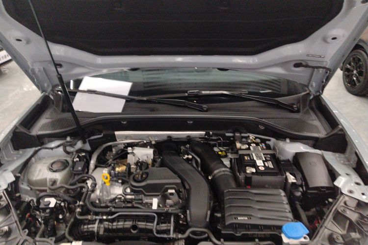 奥迪Q2L 2023款 35TFSI 时尚动感型机舱底盘24