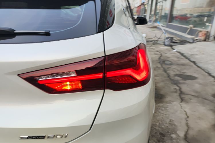 宝马X2 2023款 sDrive25i M运动曜夜版车身外观9