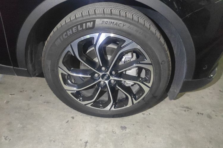 林肯 航海家 2023款 2.0T 四驱尊睿版车身外观10