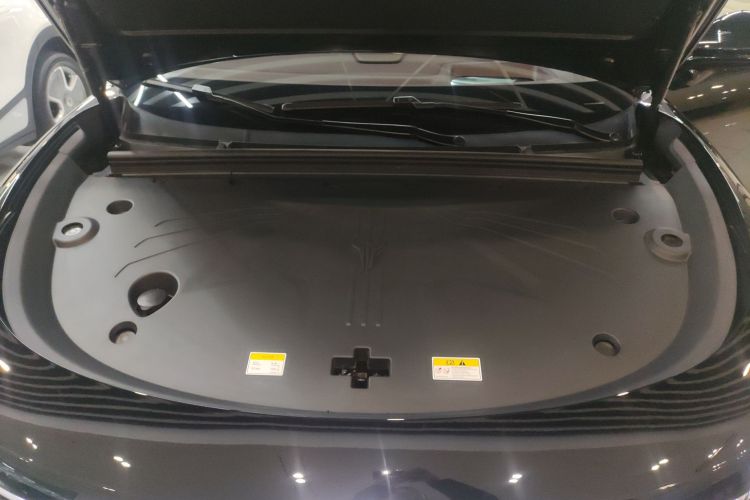 岚图汽车 岚图知音 2025款 四驱乾崑版机舱底盘24