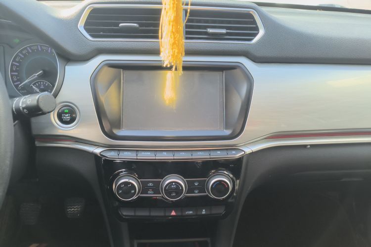 哈弗H2 2018款 创享版 蓝标 1.5T 手动两驱时尚型中控内饰16