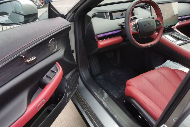 星途 星纪元 ES 2025款 增程 Pro 高速辅助驾驶中控内饰7003