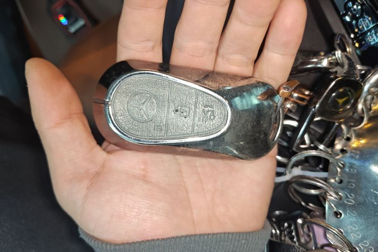 奔驰GLC 2023款 改款 GLC 300 L 4MATIC 动感型 5座中控内饰11