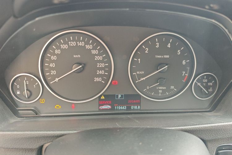 宝马3系 2015款 320Li 超悦版时尚型中控内饰14