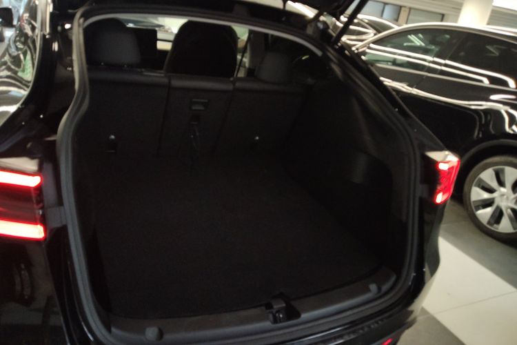 特斯拉 Model Y 2021款 标准续航后驱版局部细节23