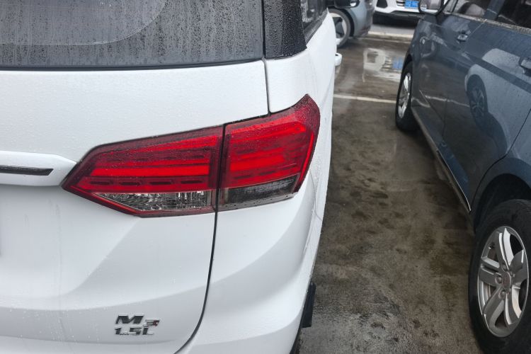 比速汽车 比速M3 2017款 1.5L 尊享型车身外观9