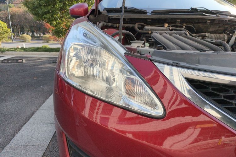 日产 骐达TIIDA 2014款 1.6L CVT舒适型车身外观8