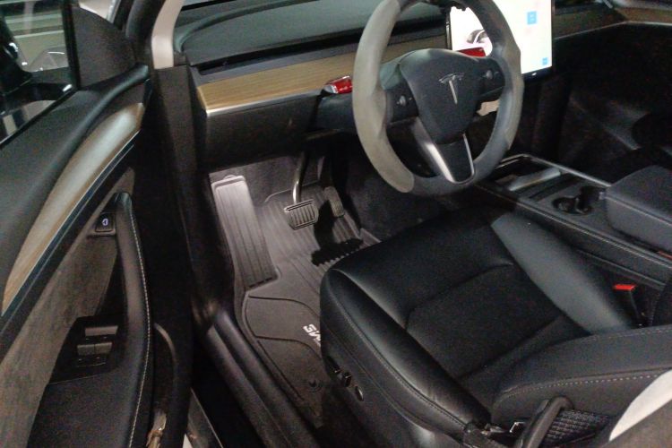 特斯拉 Model Y 2022款 后轮驱动版中控内饰7003