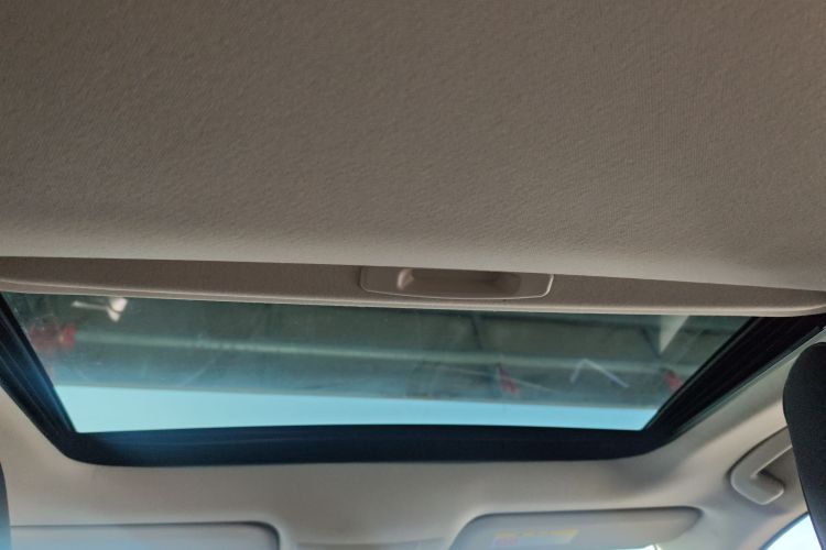 丰田 卡罗拉 2021款 双擎 1.8L E-CVT精英版局部细节22