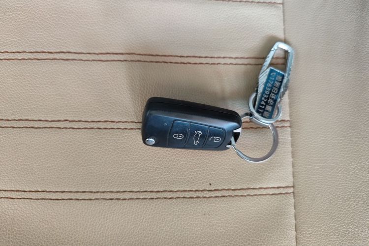 长城C30 2016款 1.5L 手动豪华型中控内饰11