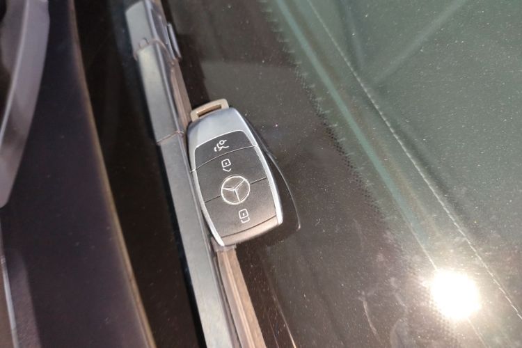 奔驰GLC 2020款 改款 GLC 260 L 4MATIC 动感型中控内饰7001