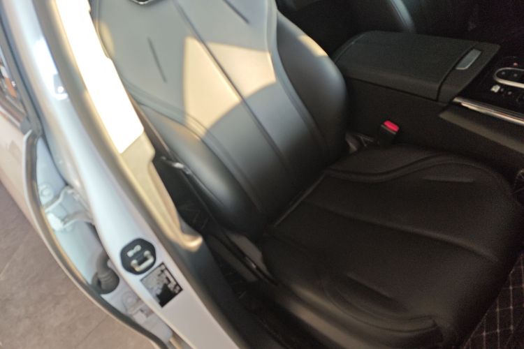 比亚迪 秦PLUS 2021款 EV 400KM 领畅版局部细节41