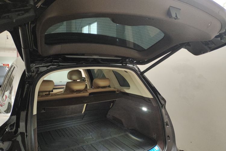 鸿蒙智行 问界M7 2024款 1.5T 后驱Plus版 5座机舱底盘23