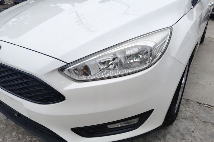 福特 福克斯 2015款 两厢 1.6L 自动舒适型局部细节36