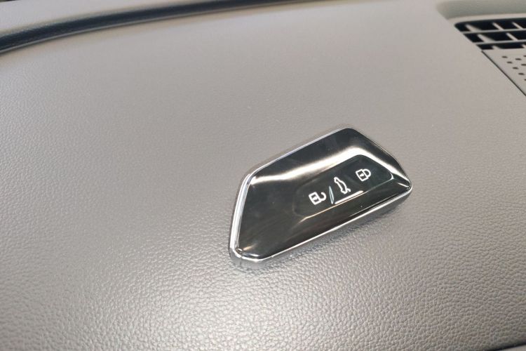 大众 2025款 凌渡L 280TSI DSG酷辣版中控内饰11