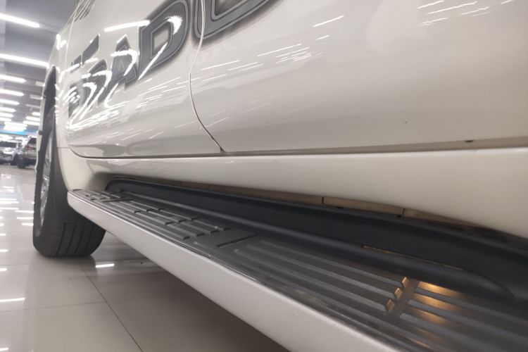 丰田 普拉多 2019款 3.5L 自动TX-L尊享版局部细节9002