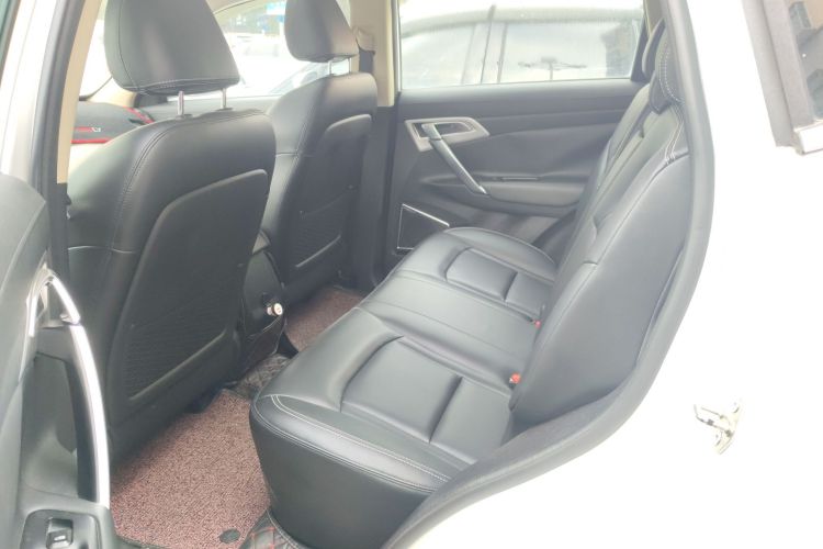 吉利汽车 博越 2016款 2.0L 手动智尚型中控内饰7004