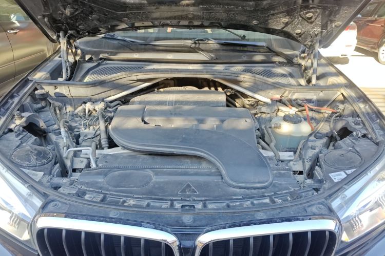宝马X5(进口) 2015款 xDrive28i机舱底盘24