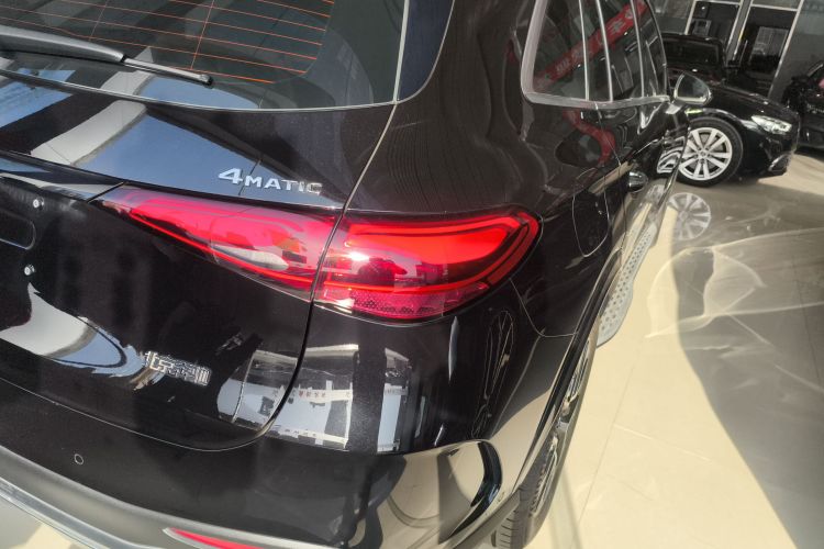 奔驰GLC 2024款 GLC 260 L 4MATIC 豪华型 5座车身外观9