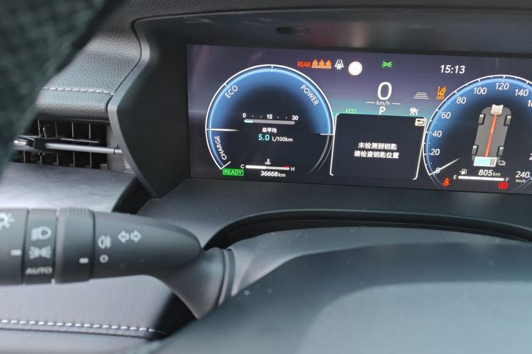丰田 凯美瑞 2024款  双擎 2.0HG 尊贵版中控内饰15