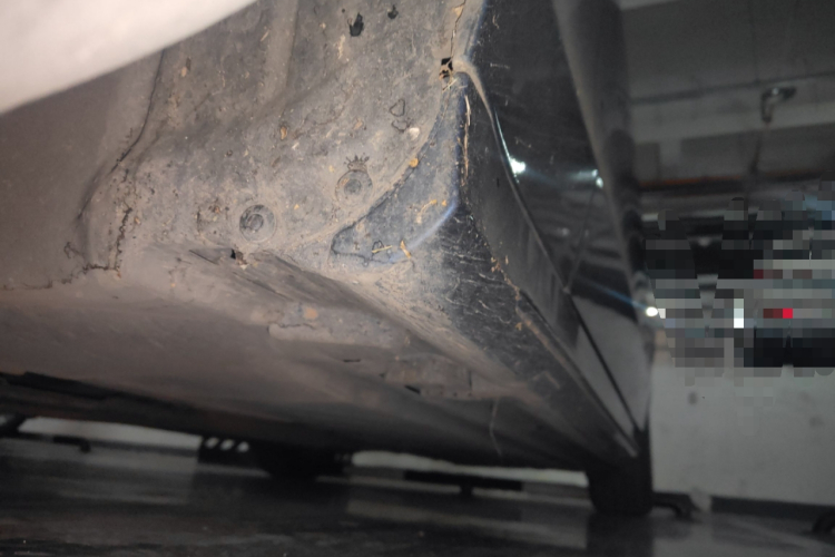 奔驰C级 2018款 C 200 运动版局部细节9004