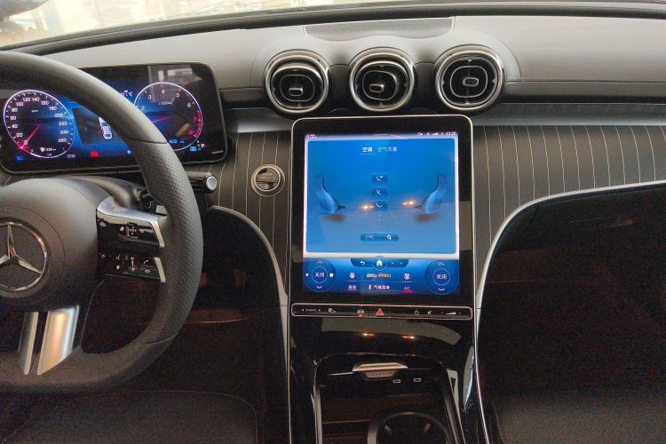 奔驰C级 2022款 改款 C 260 L 皓夜运动版局部细节16