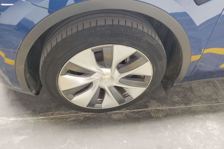 特斯拉 Model Y 2021款 标准续航后驱版车身外观35