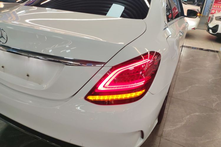 奔驰C级 2021款 C 200 L 时尚型运动版车身外观9