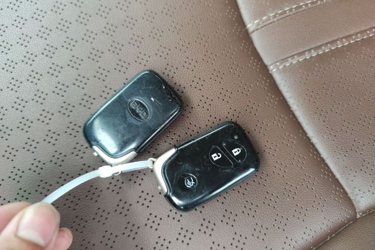 比亚迪S7 2015款 2.0T 升级版 自动尊贵型中控内饰11