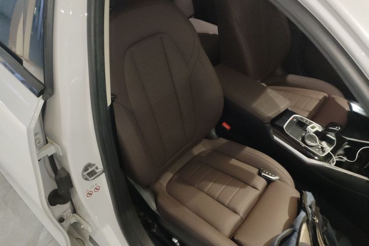 宝马3系 2021款 320i 运动套装局部细节41