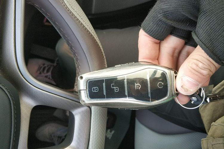 比亚迪 护卫舰07 2024款 荣耀版 DM-i 100KM 豪华型中控内饰7001