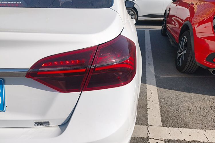 吉利汽车 帝豪 2020款 1.5L CVT豪华型车身外观9