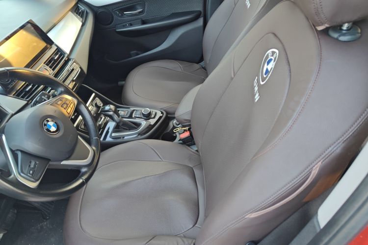 宝马2系旅行车 2016款 218i 领先型中控内饰19