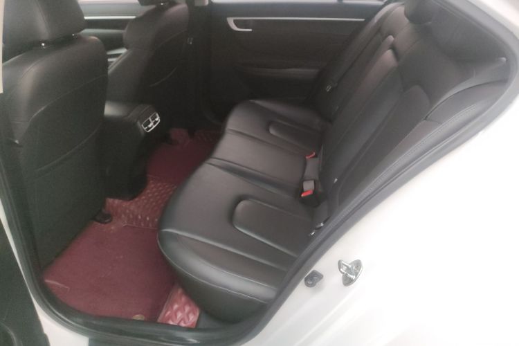 现代 名图 2021款 1.8L CVT GLX精英版中控内饰21