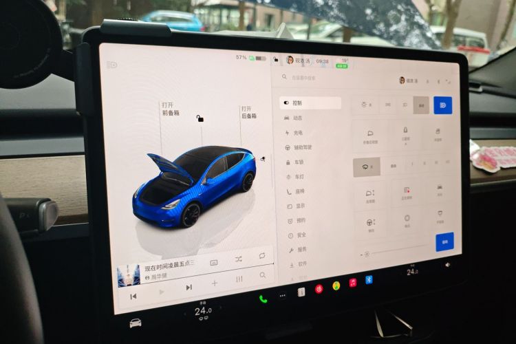特斯拉 Model Y 2021款 Performance高性能全轮驱动版中控内饰14