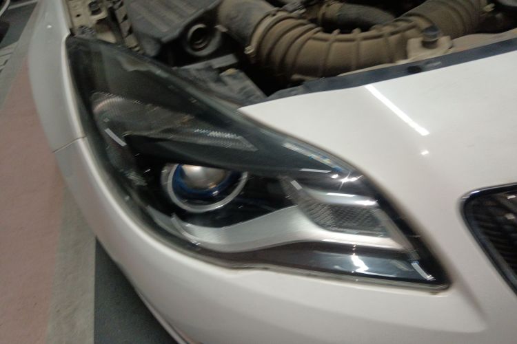 别克 君威 2015款 2.0L 精英时尚型车身外观8