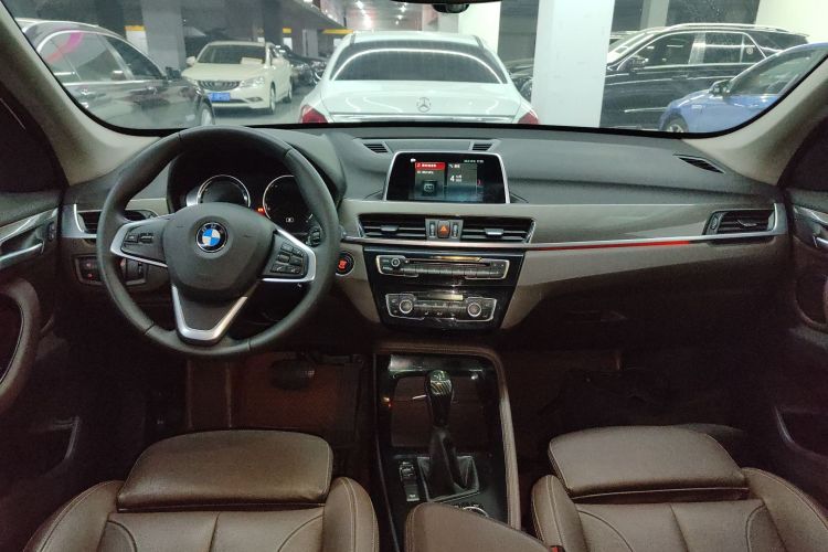 宝马X1 2018款 xDrive20Li 尊享型中控内饰12