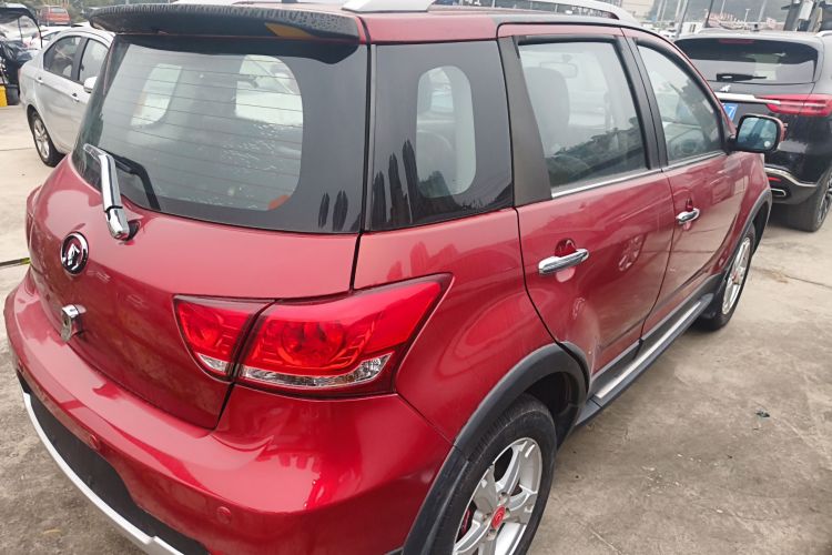 长城M4 2014款 1.5L 手动舒适型车身外观7