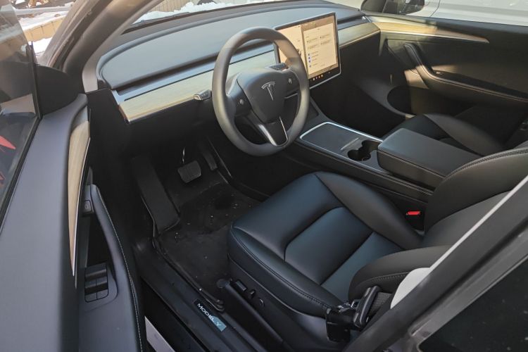 特斯拉 Model Y 2022款 改款 长续航全轮驱动版中控内饰20