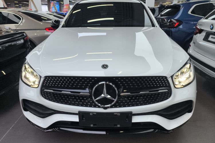 奔驰GLC轿跑 2023款 GLC 260 4MATIC 轿跑SUV车身外观2